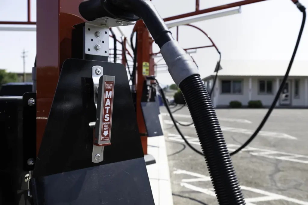 red-barn-car-wash-180-vacuum-station red barn car wash courtesy vacuum station and car mats holder
